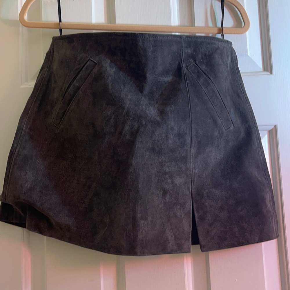 Blank NYC grey suede skirt